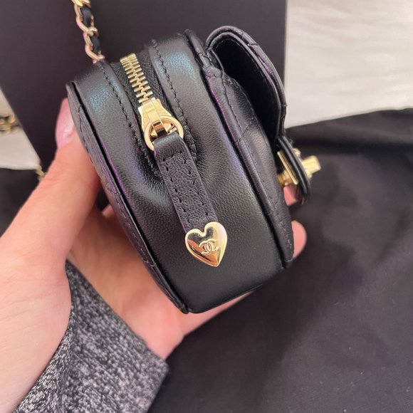 NEW Chanel CC in Love Heart Necklace Mini Bag Coin Purse Black Quilted Lambskin - Picture 10 of 11